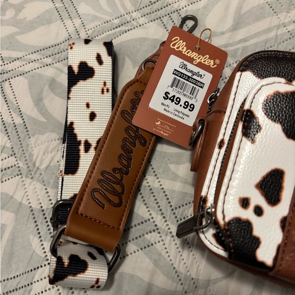NWT Wrangler Crossbody Cow Print Bag - Picture 2 of 5